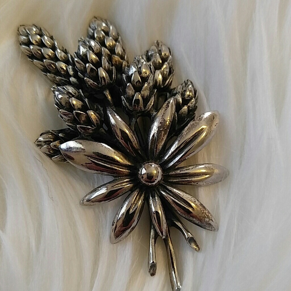 Vintage Floral Brooch Pin Wheat Spray